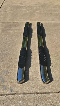 Chevy/GMC Rough Country Side Steps / Nerf Bars / Running Boards (2019-2026 Silverado GMC)