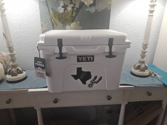 Yeti Tundra 35 cooler and Water Tumbler