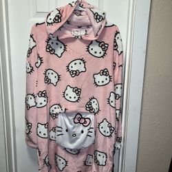 Hello Kitty Sleepwear Size Small ((( NWT)