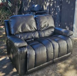 Free 2 seat power recliner - love seat size.