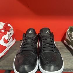 Air Jordan Low Reverse Panda 