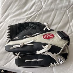 Fastpitch Glove, 12.5”, Rawlings RSO125BW For LH Thrower