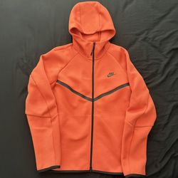 Nike Tech Size Medium 