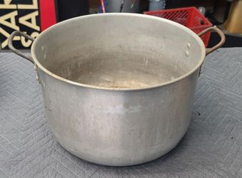 Vintage Aluminum Pot With Handles