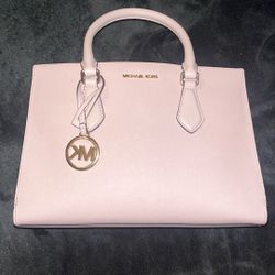 Brand New Michael  Kors Purse  ! 
