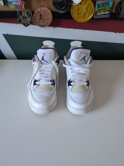 Air Jordan 4. Retro metallic purple size 5