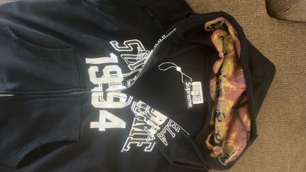Supreme hoodie