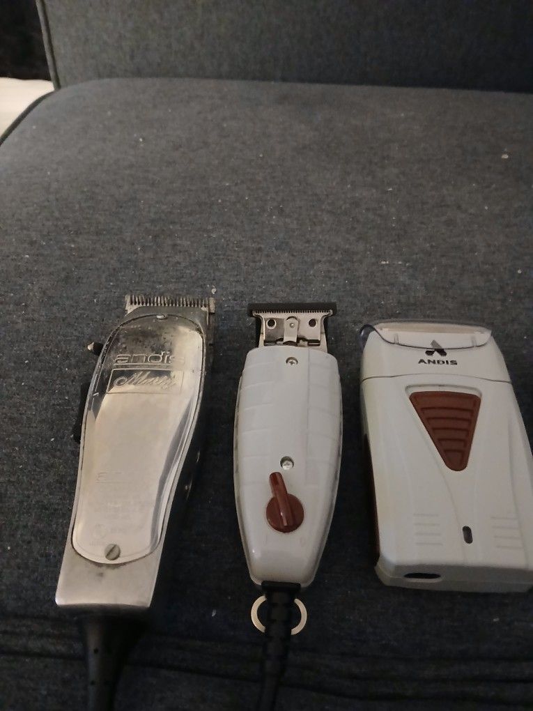 ANDIS PROFESSIONAL BARBER CLIPPERS IN MINT CONDITION
