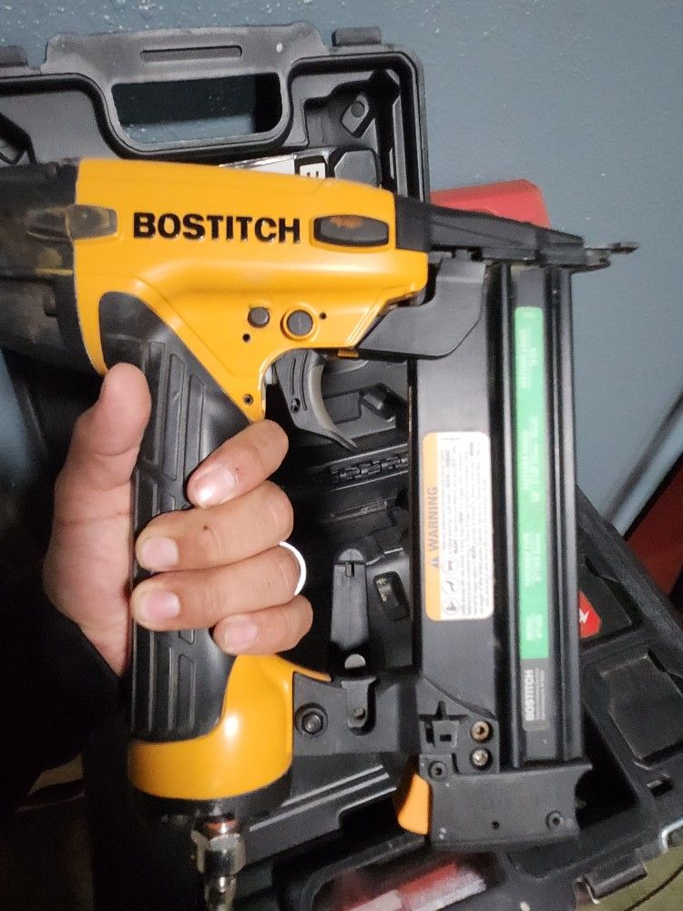 Bostitch Finish Nail Gun 18g 