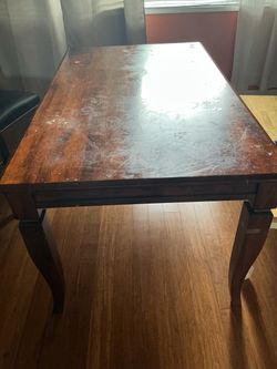Free Dinning table