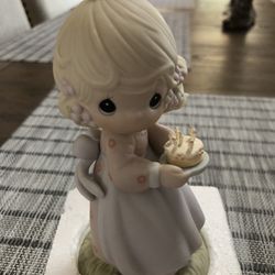 Precious Moments Figurine A Whole Collection 