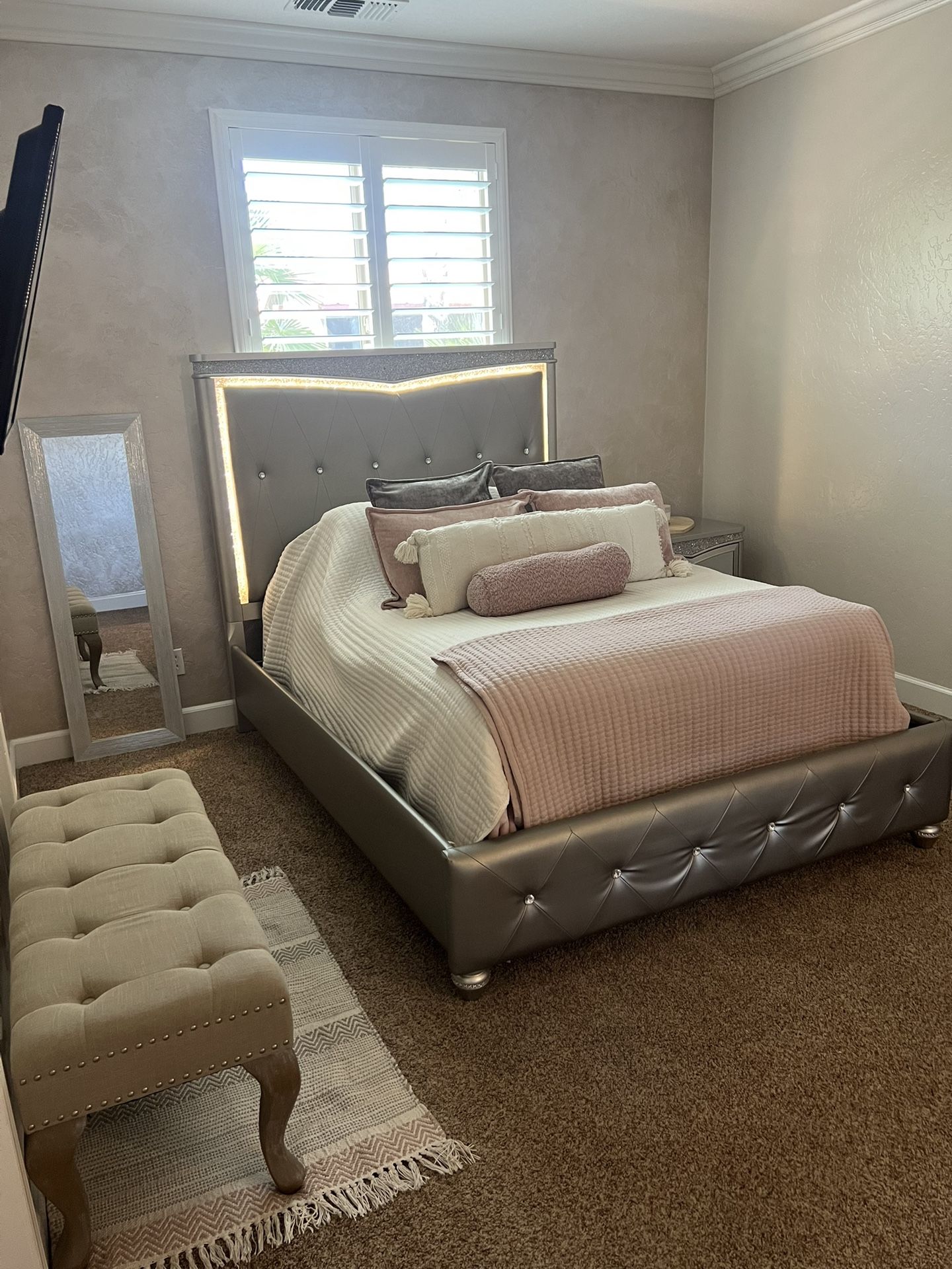 Glam Furniture Set