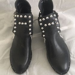 Boots/ Ankle Size