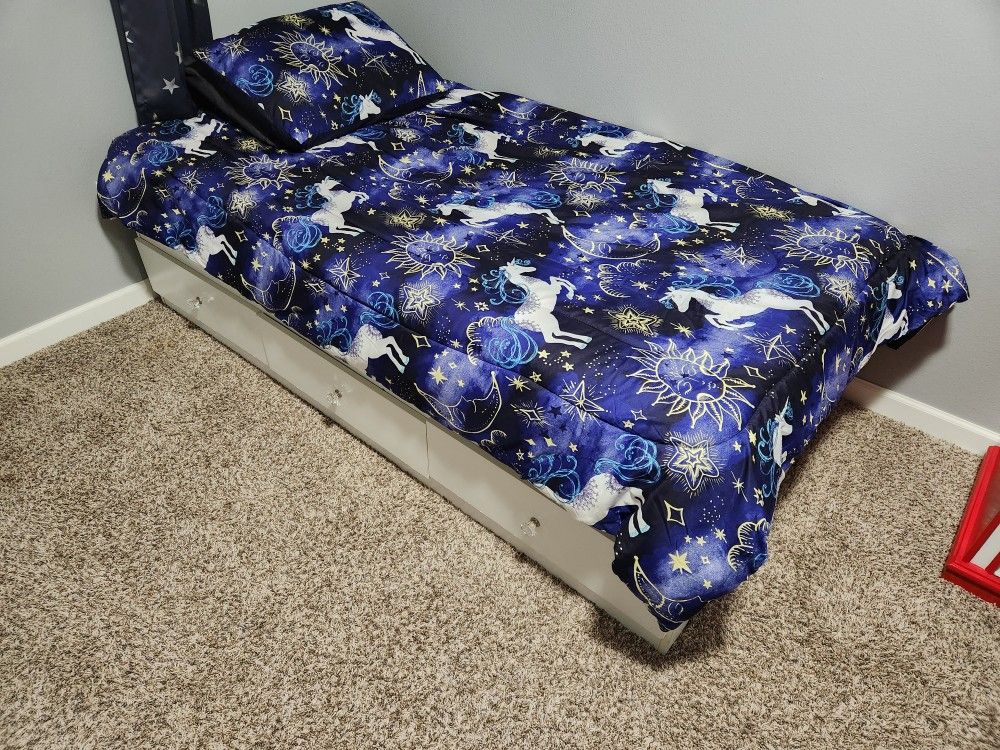 Kids Twin Size Bed