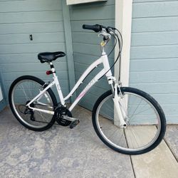 GIANT SEDONA HYBRID MOUNTAIN BIKE 26” Wheels 