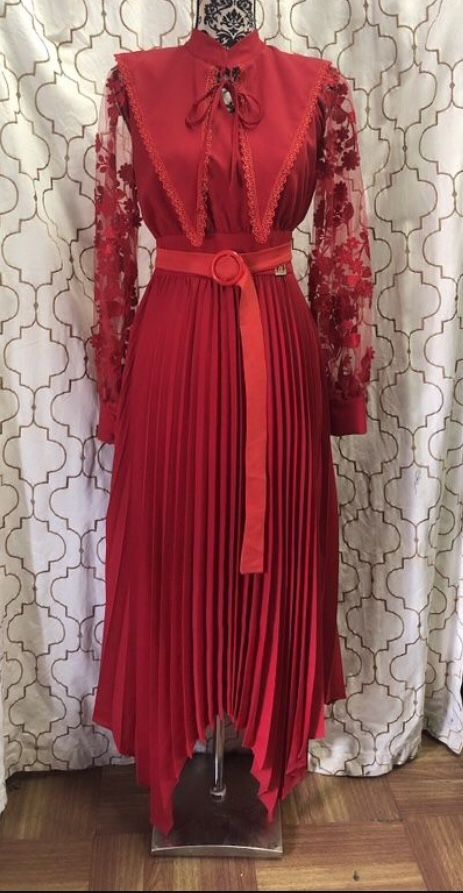 New Red Dress Size 8-10 Classic