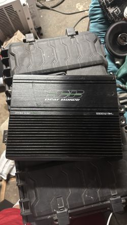 Deaf bonce 5500 watt rms sub amp