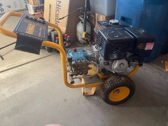 Pressure washer with 13 hp Honda engine