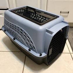 24” Petmate® Two Door Top Load Dog Kennel Travel Medium Pet Carrier for Pets Upto 15 lb: 24”L x 15”W x 15”H