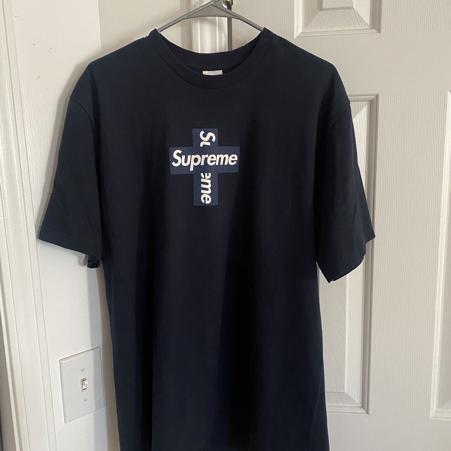 SUPREME CROSS BOX LOGO
