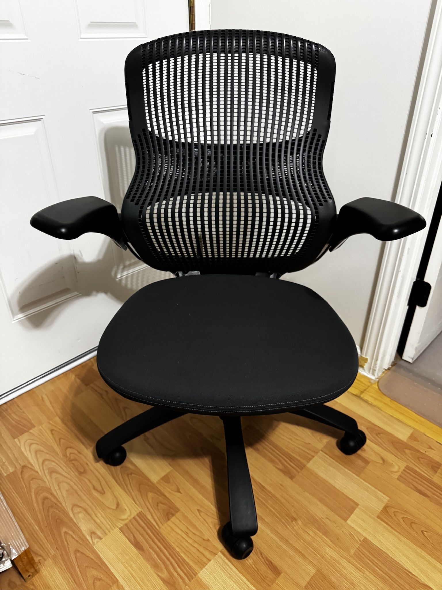 Knoll Generation Chair