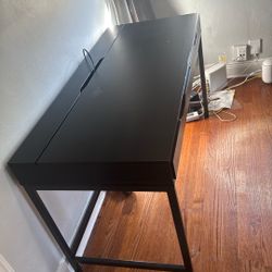 Computer desk