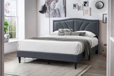 Queen size platform bed with orthopedic mattress