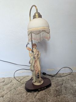 Art deco-style table lamp