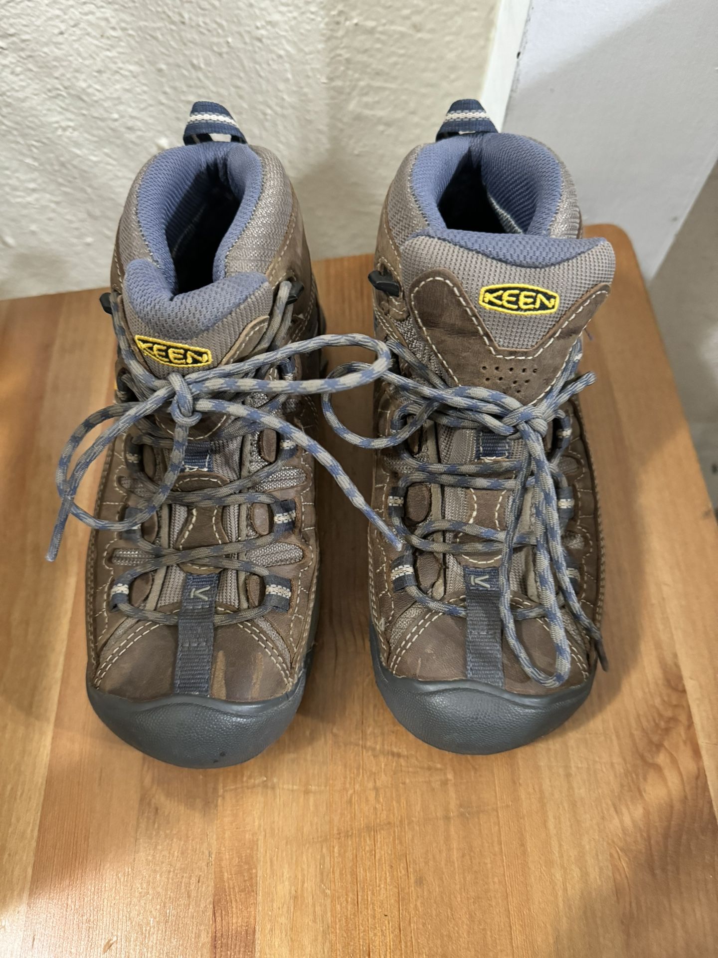 Woman’s Hiking Boots