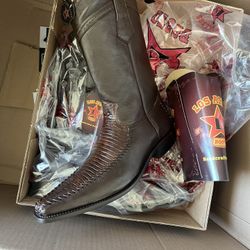Size 11.5, Brand New Men Boots!!