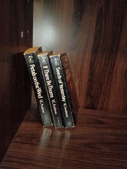 V.C. Andrews Pocket Fiction Paperback Book Lot