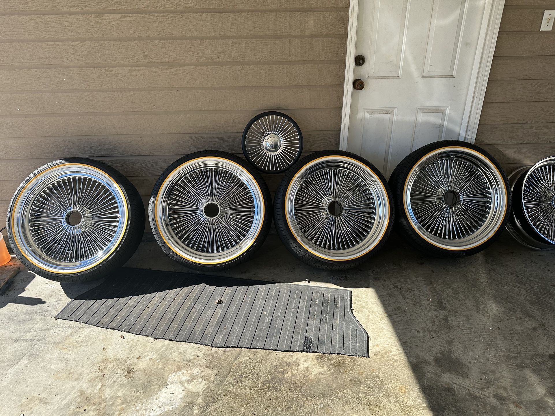 22ing Wire Wheel And Real Vogue tires With The matching steering wheel