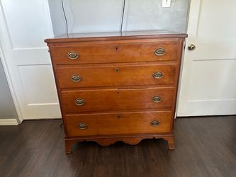 4 Drawer Vintage Dresser 41 in x 41.5 x 19