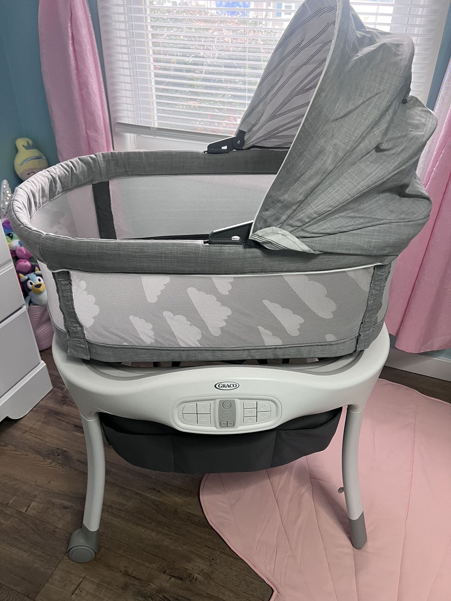Graco Sense2Snooze Bassinet with Cry Detection