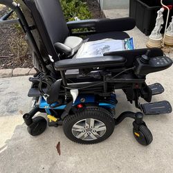 Power chair Quantum j4