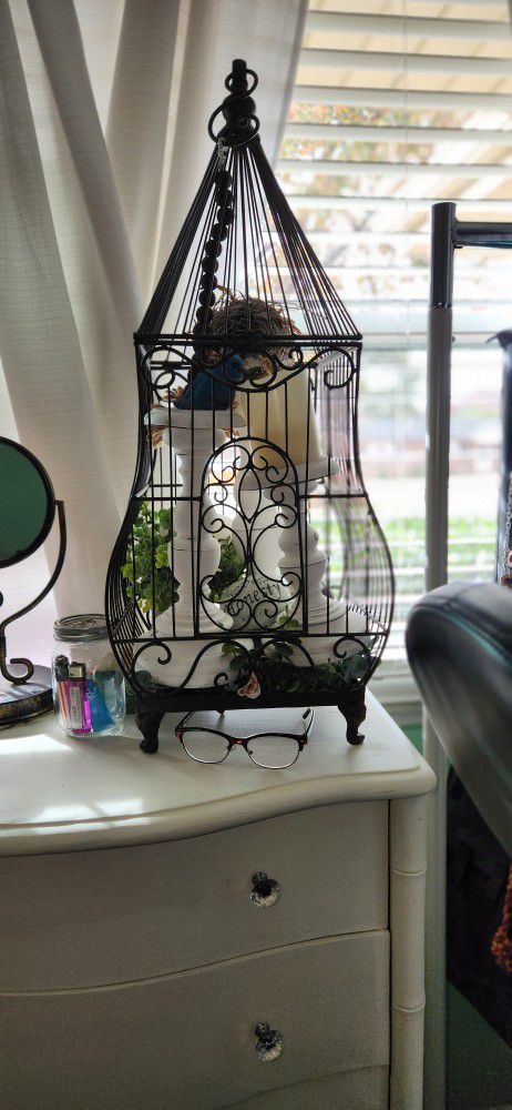 Hand Crafted Bird Cage (Misc.items.insert)