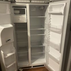 Frigidaire Refrigerator 