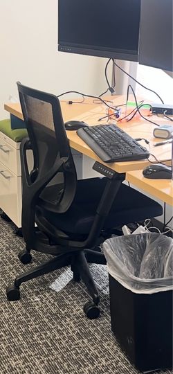 Black office chair