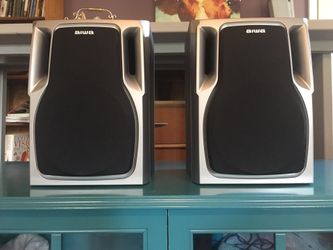 Basic pair of home speakers - Aiwa