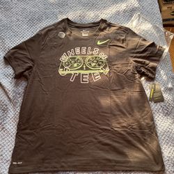 Dri Fit  Nike T-shirt 2xl Never Worn Brand New