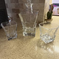 Decanter -Two Glass Set