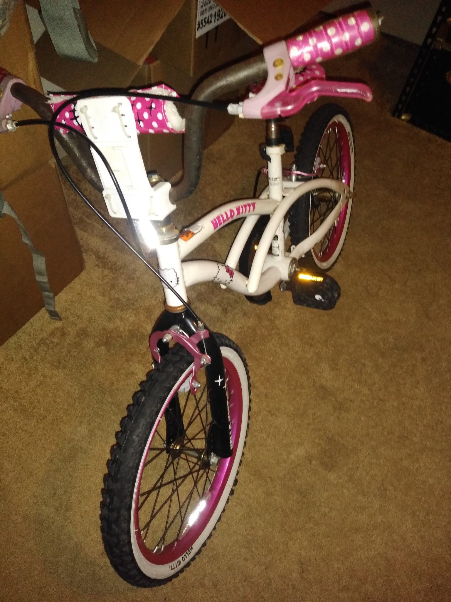 Hello Kitty Dynacraft Girls BMX Street Bike 18", White/Black/Pink