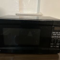 GE Black counter top microwave