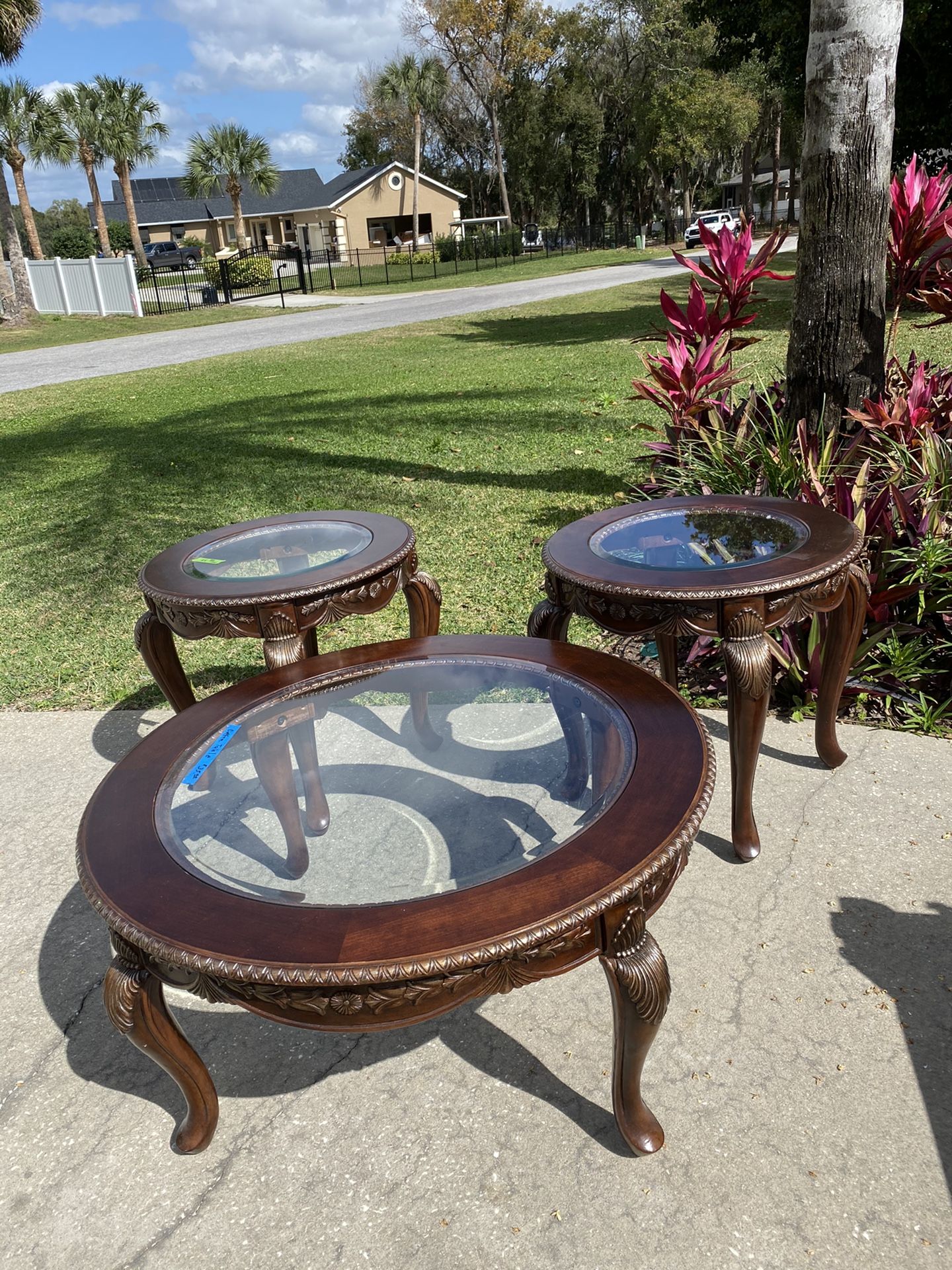 2 End tables & coffee table Set of 3