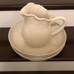Pitcher with 2 large bowls - As New
