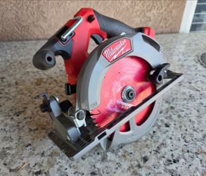 Milwaukee Circular Saw M18 6-1/2 in