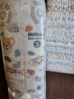 Huggies bags diapers size 5
