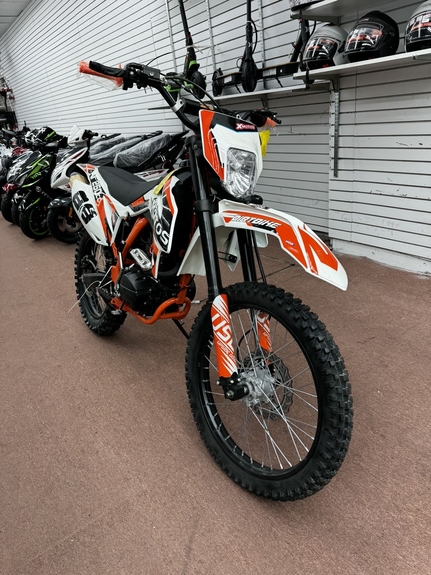 Brand New Dirt Bike 250cc Xmotos