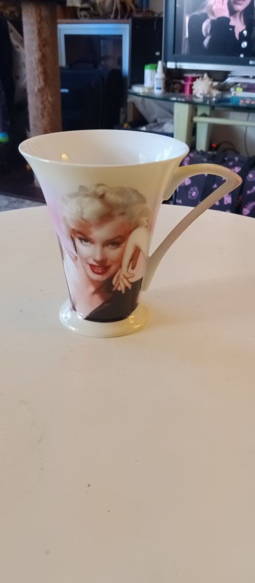 3 Collectible Milk Bone Coffee Cups
