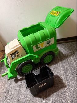 Little tikes trash truck